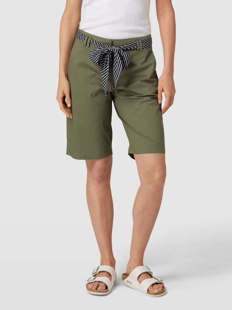 Bermudas mit Stoffgürtel in olivgrün