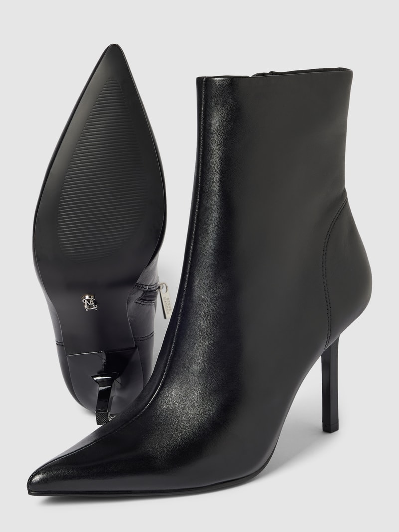 Stiefeletten mit Pfennigabsatz in schwarz