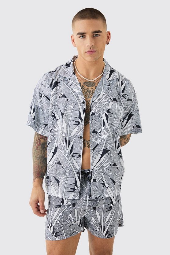 Hemd & Badehose mit Blätter-Print