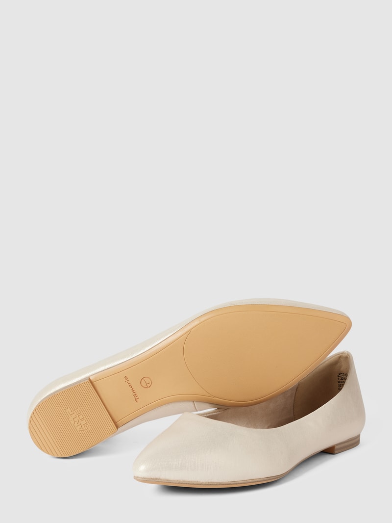 Ballerinas in Glanz-Optik in gold