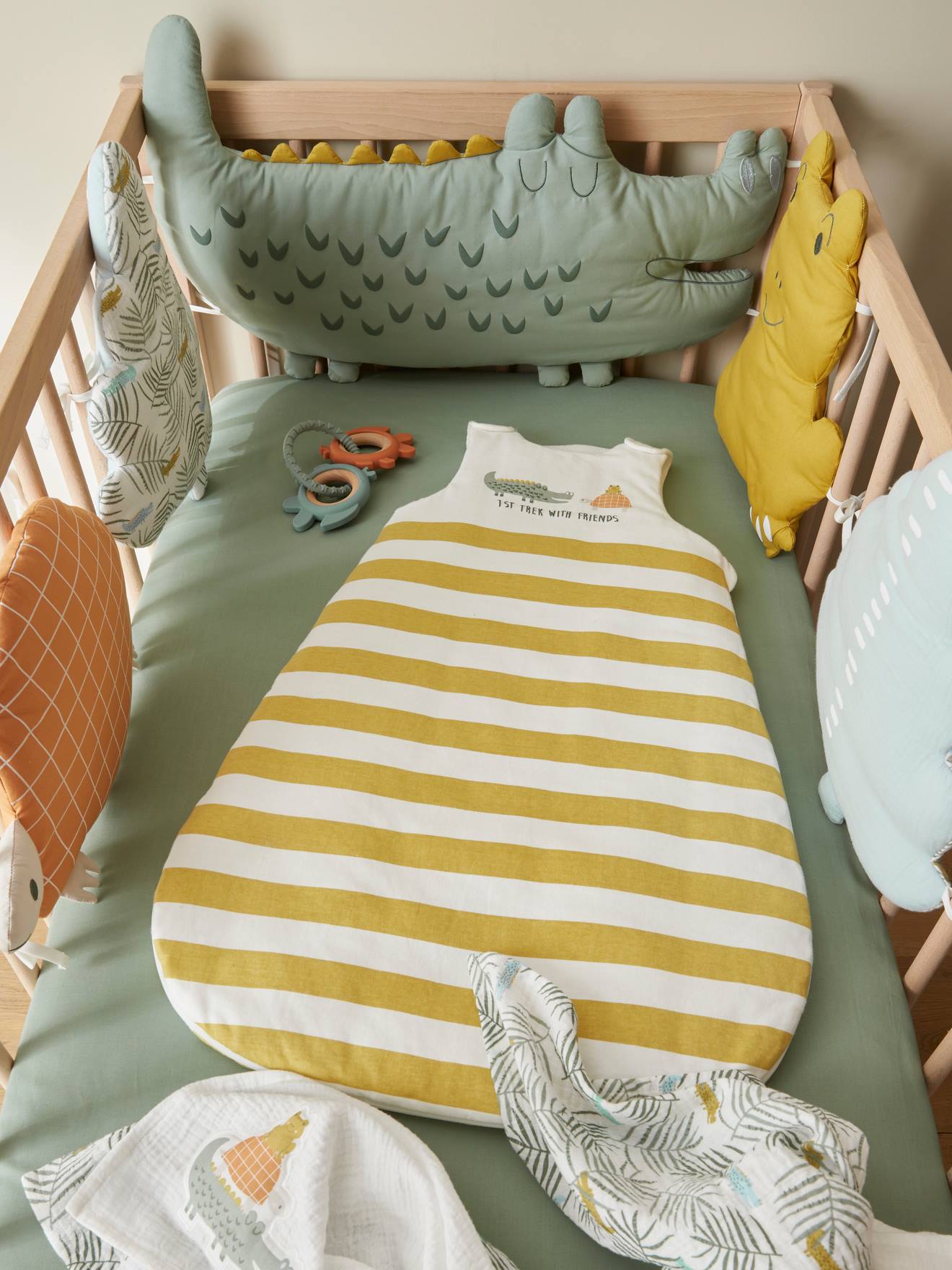 Vertbaudet Ärmelloser Baby Schlafsack TREK Oeko-Tex - senfgelb gestreift/krokodil