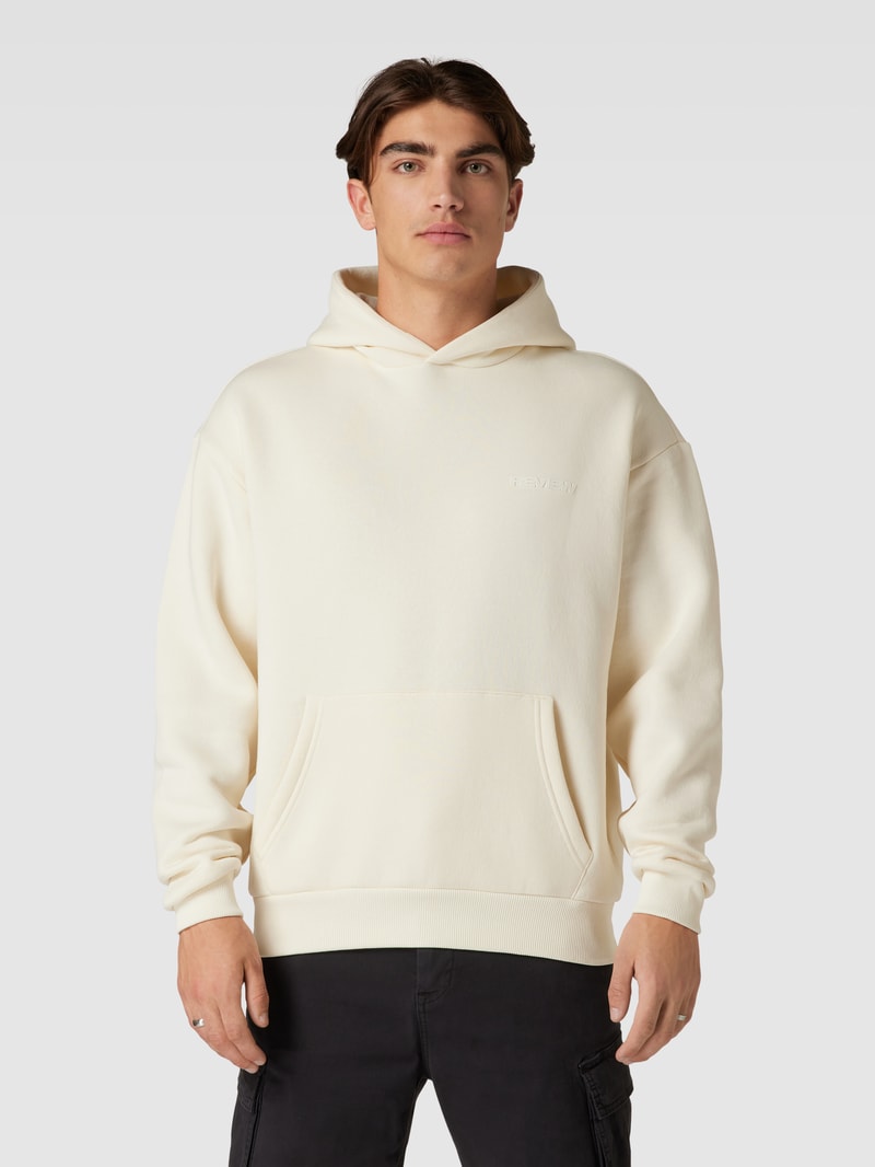 Hoodie mit Label-Print in ecru