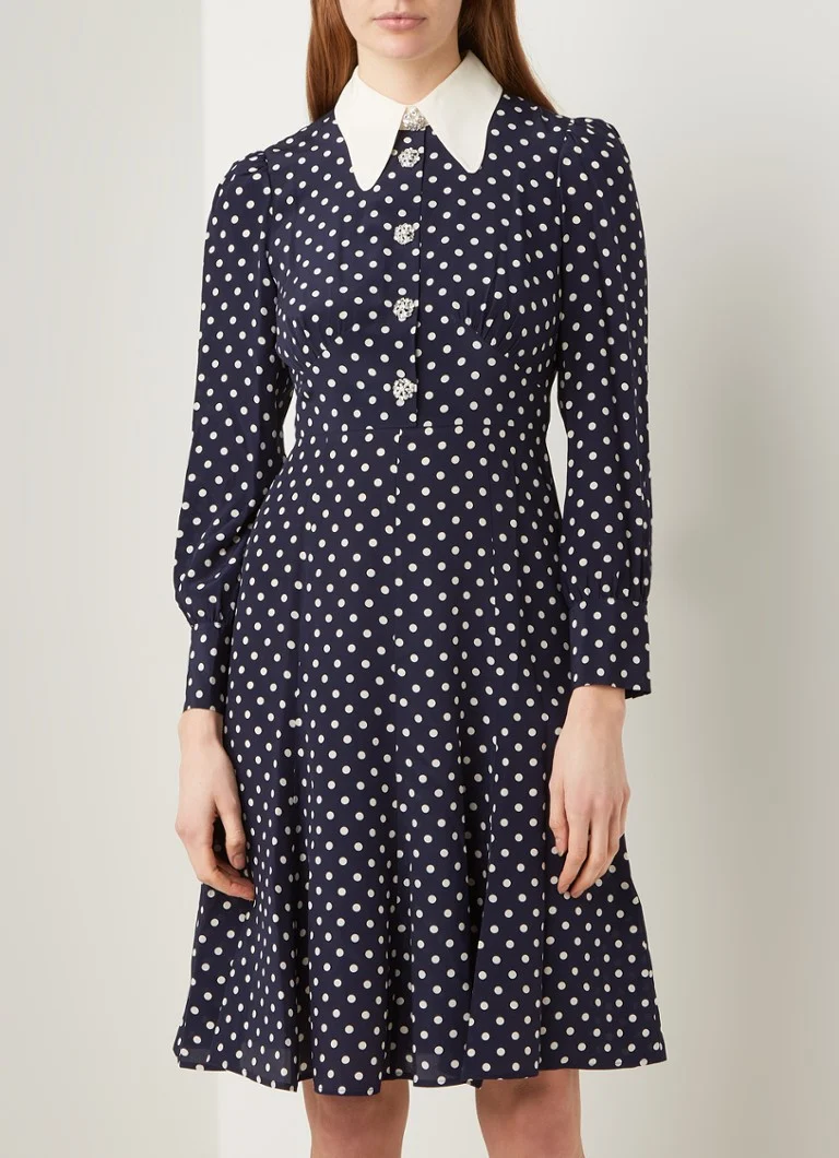 Vestido midi de seda Mathilde de LKBennett, con cuello y botones decorativos.