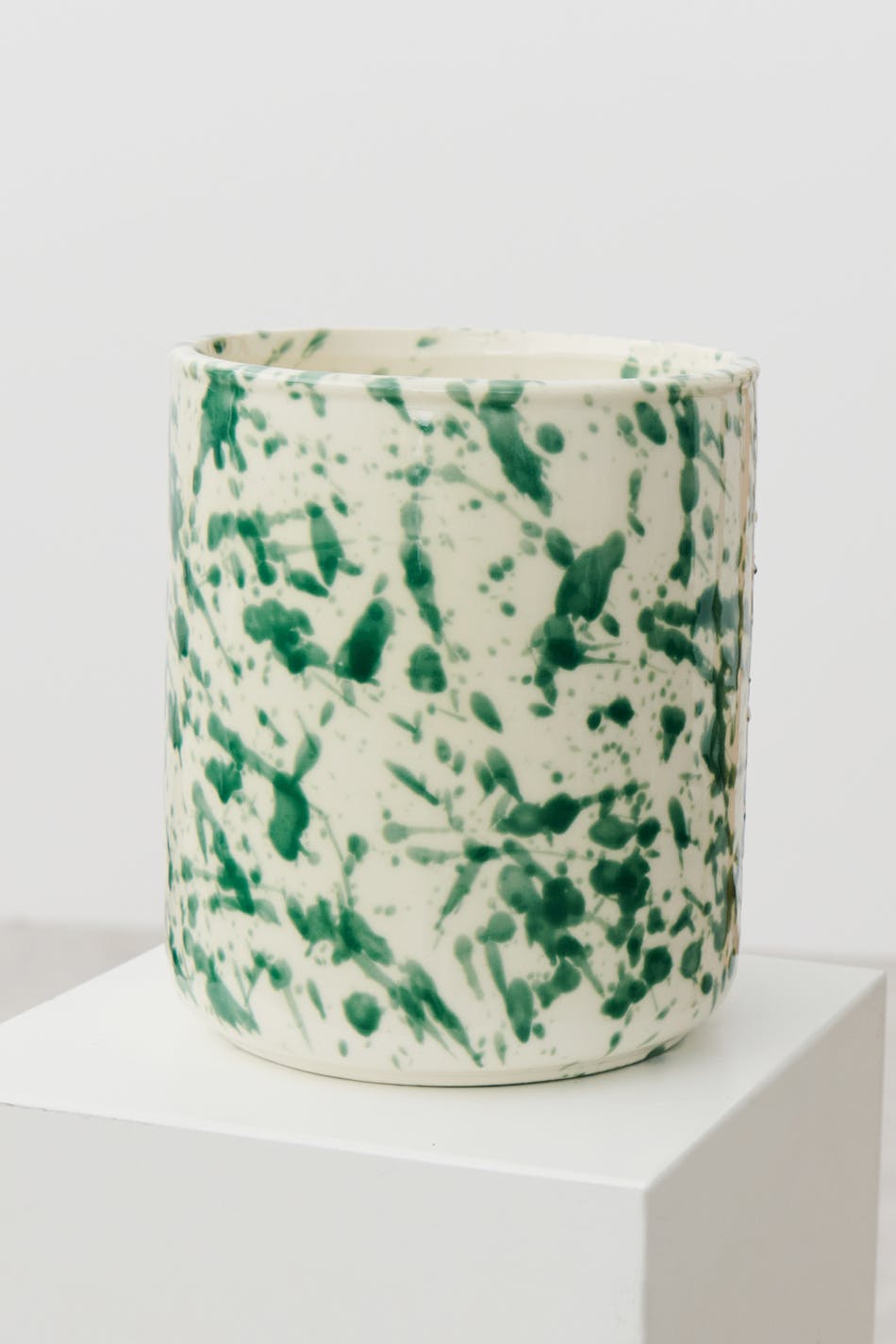 Spot flower pot