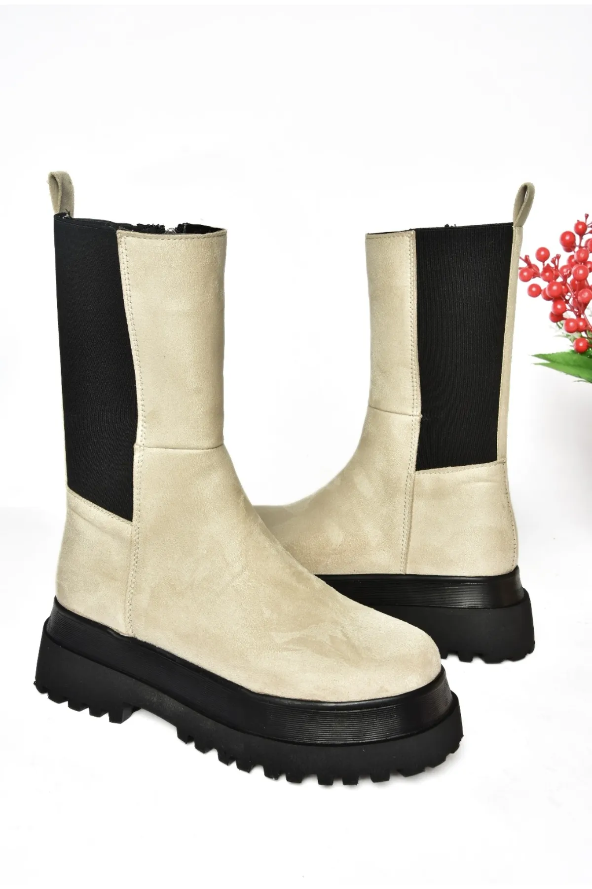 Fox Shoes  Beige Wildlederstiefel für Damen J267063102
