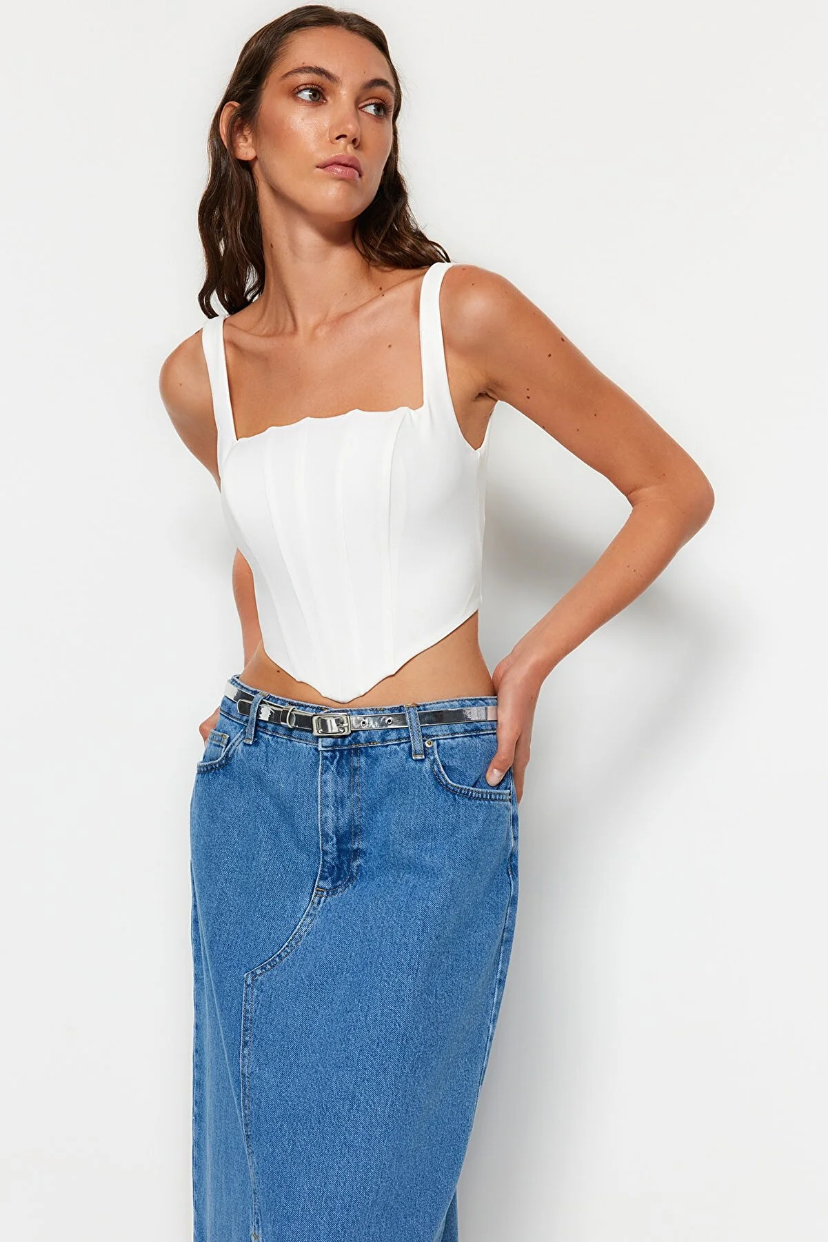 Trendyol Collection  Ecrufarbene, gewebte Korsett-Bluse mit Trägern TWOSS23BZ00938