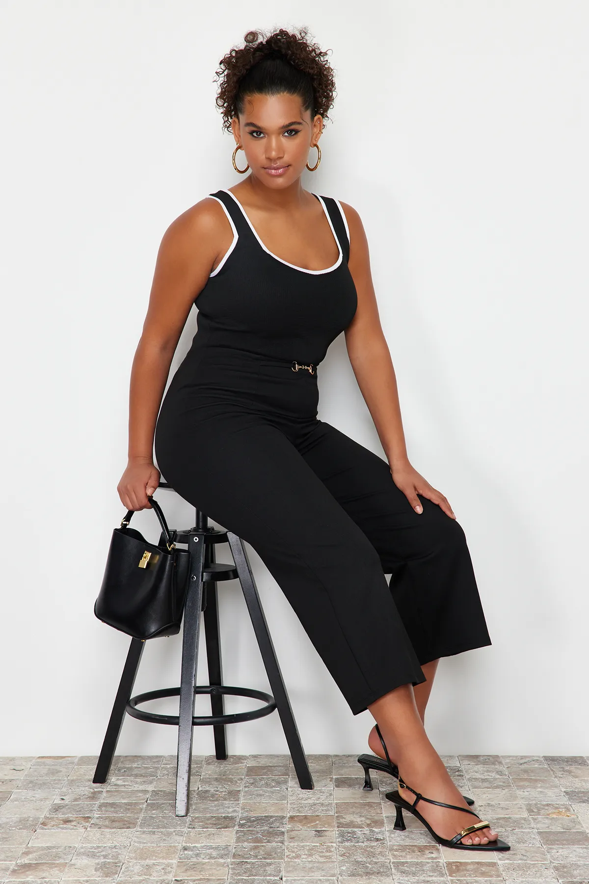 Trendyol Curve  Schwarze, detaillierte, weit geschnittene Strickhose von Aksesusar TBBSS24AR00008