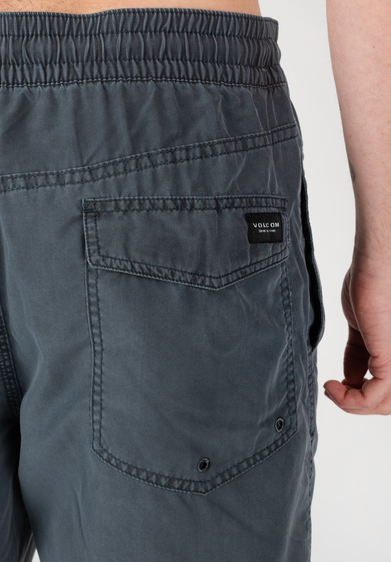Center Trunk 17''