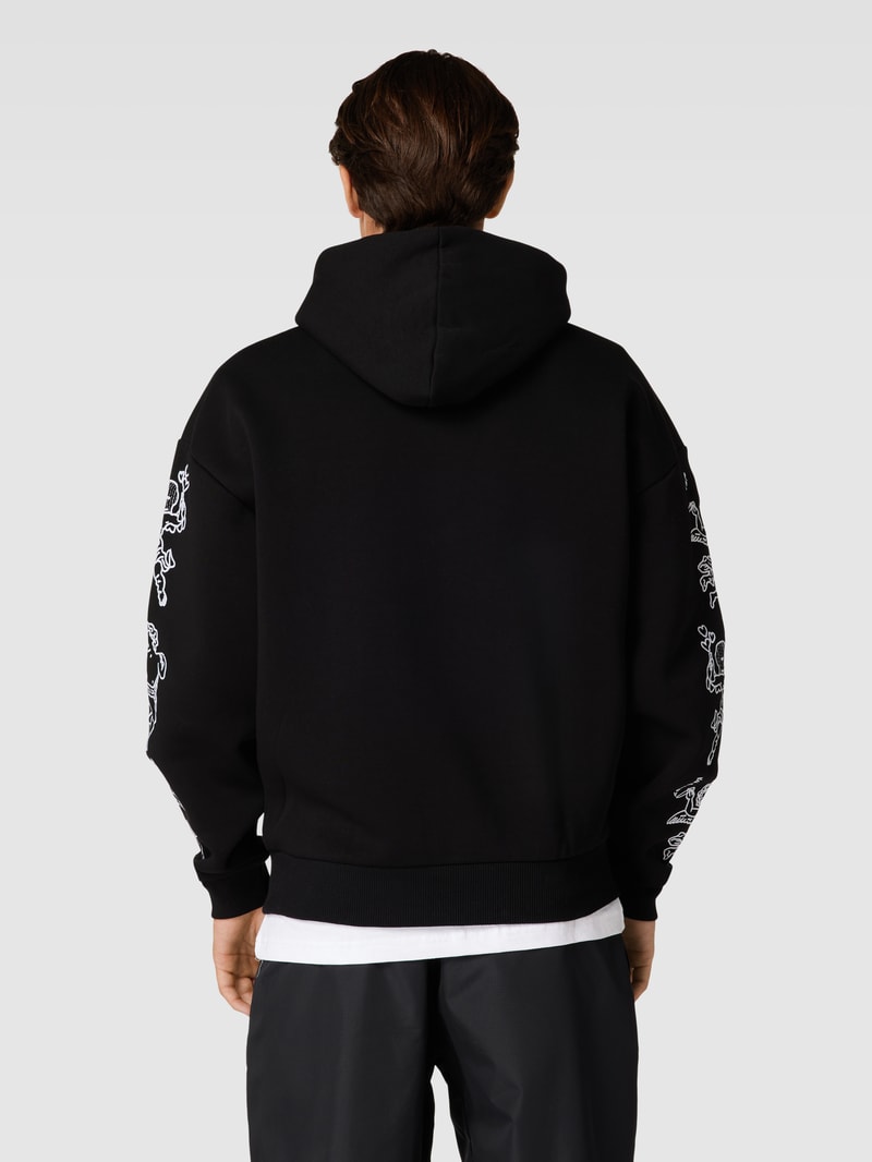 Hoodie mit Motiv-Stitching in schwarz