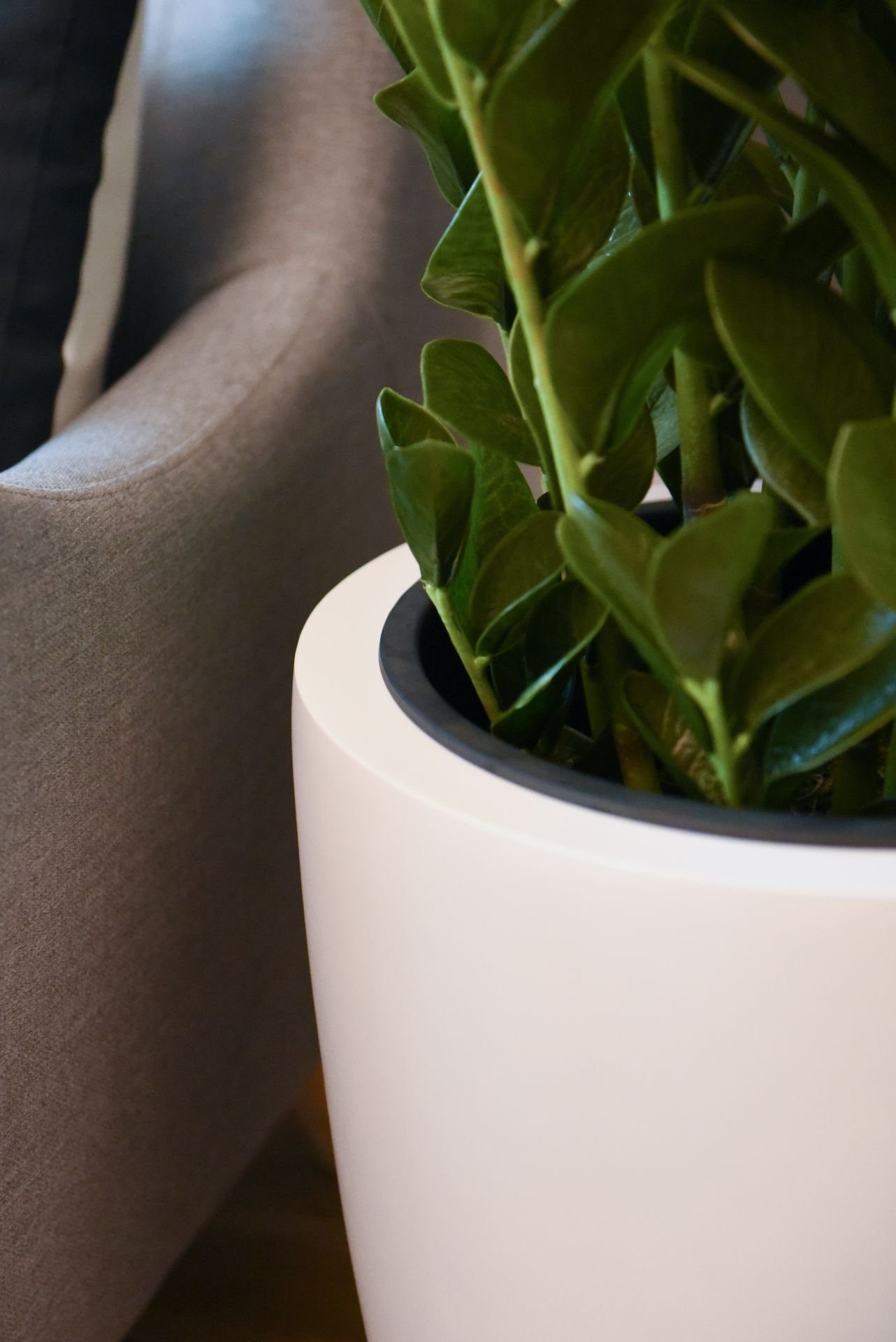VIVANNO Pflanzkübel Pflanzkübel Pflanzgefäß Blumenkübel Fiberglas OPALA weiß matt - 40x55