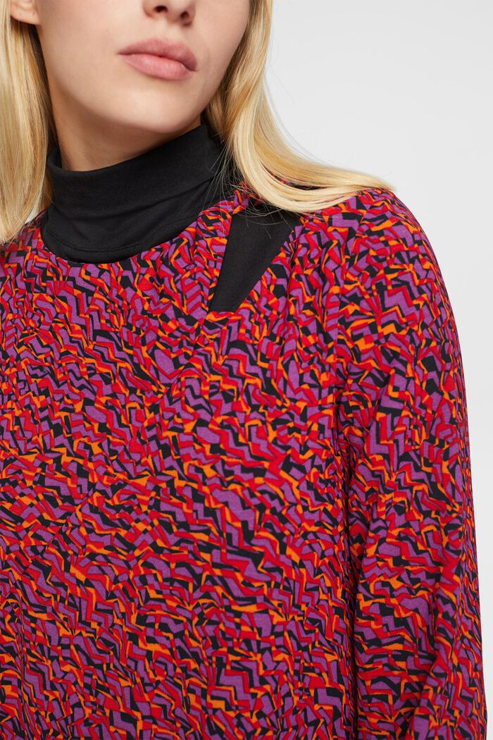 Minikleid mit Muster und Cut-out