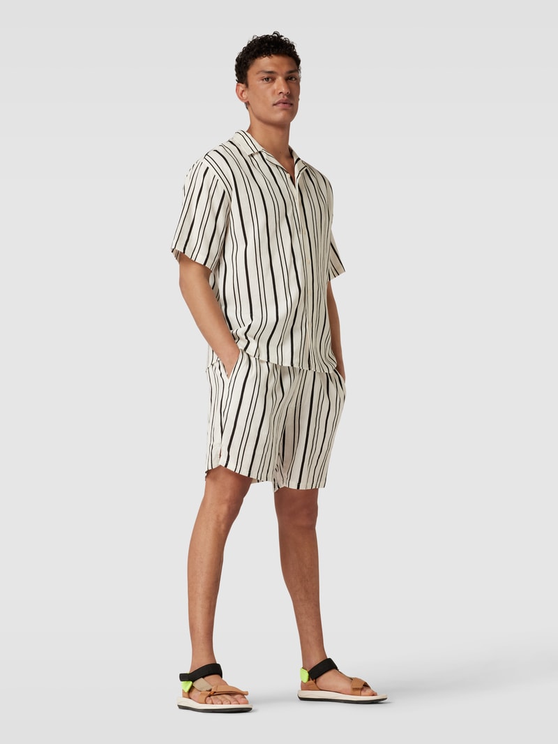 Shorts mit Streifenmuster Modell 'Howard' in offwhite
