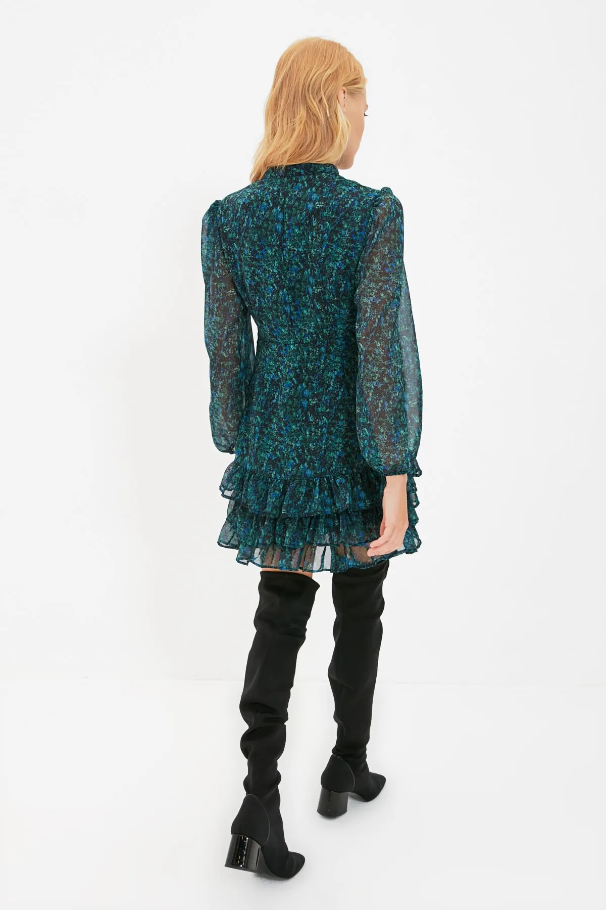 Trendyol Collection  Grünes A-Linien-Minikleid aus Webstoff mit gefüttertem Kragen und gebundenem Volant TWOAW21EL1442