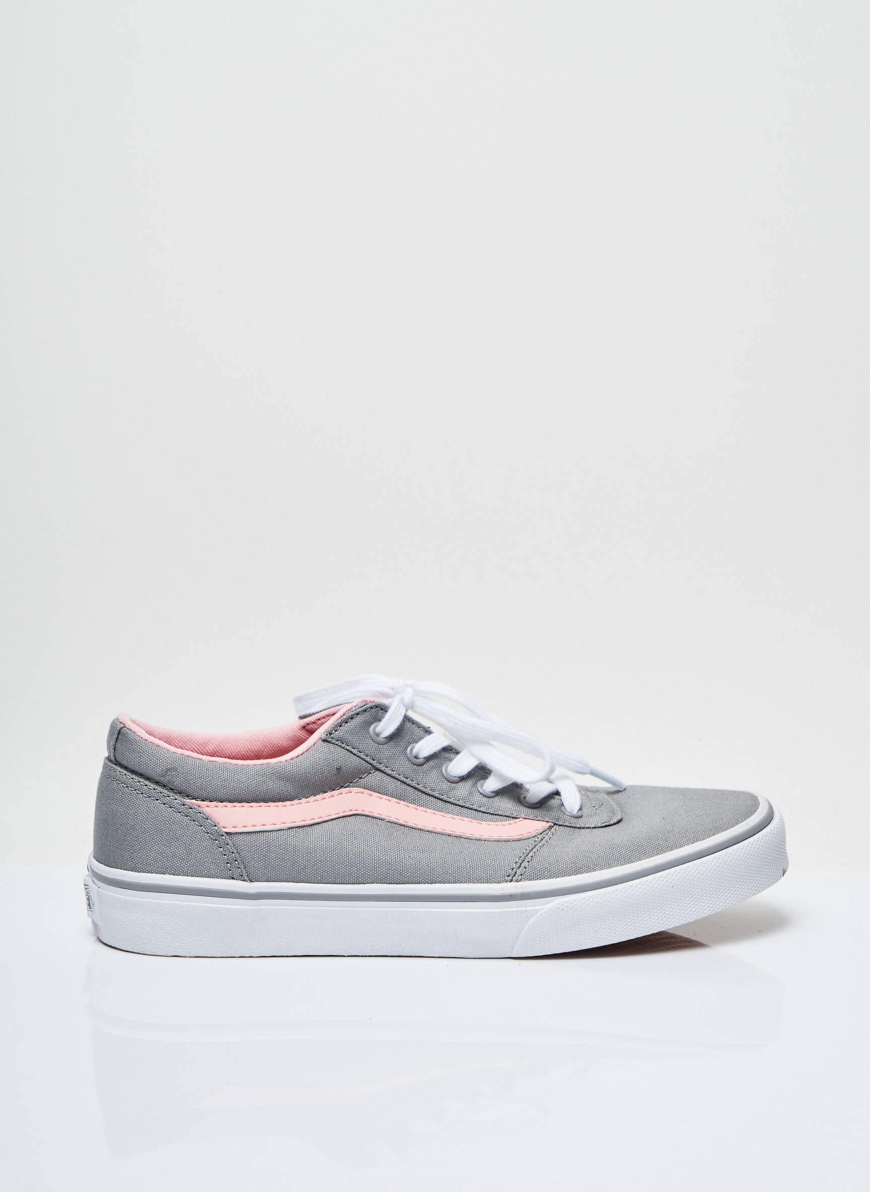 Vans Baskets Femme couleur gris