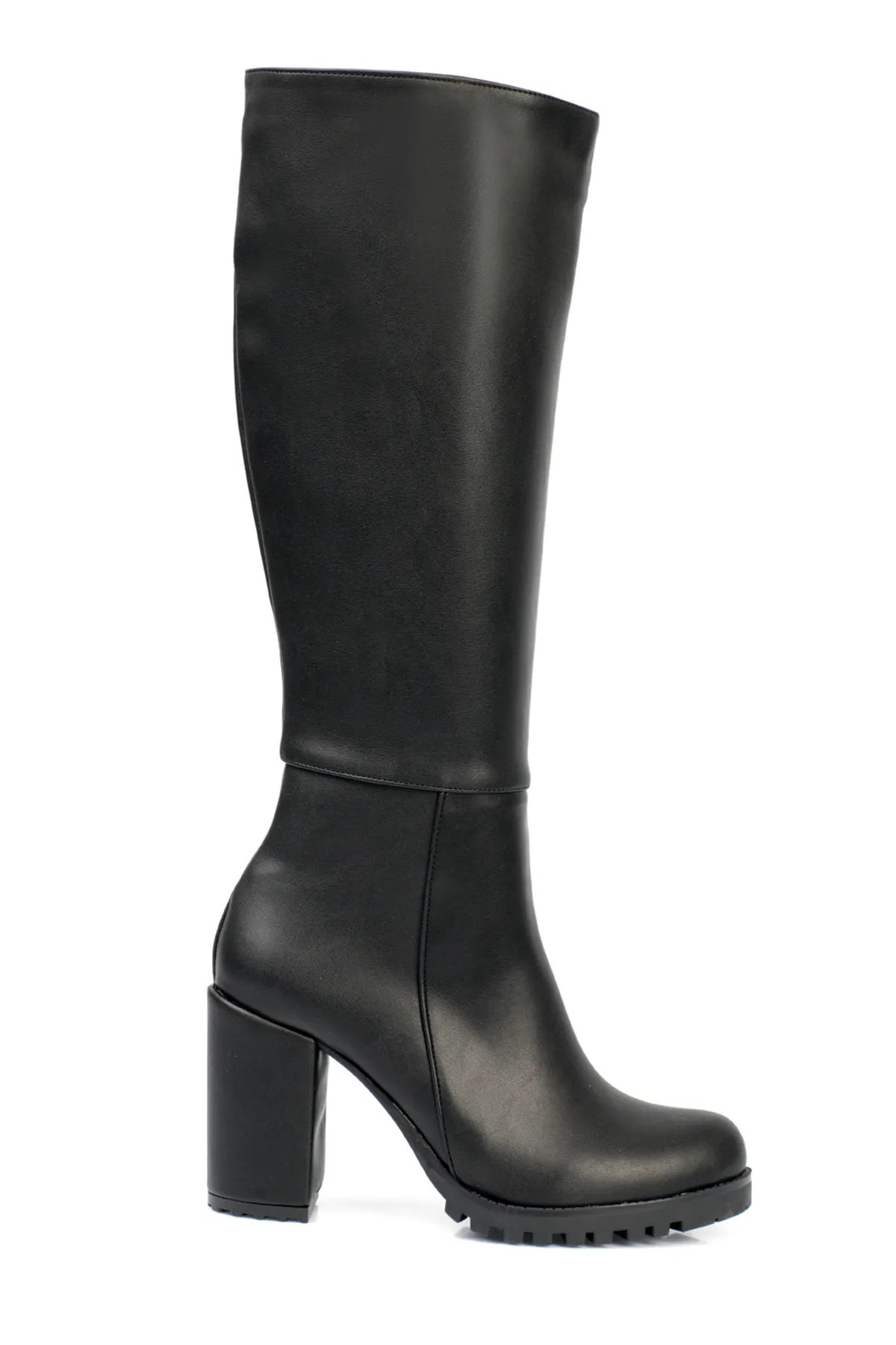 Capone Outfitters  Damenstiefel mit runder Zehenpartie und Trac-Sohle und mittlerem Absatz