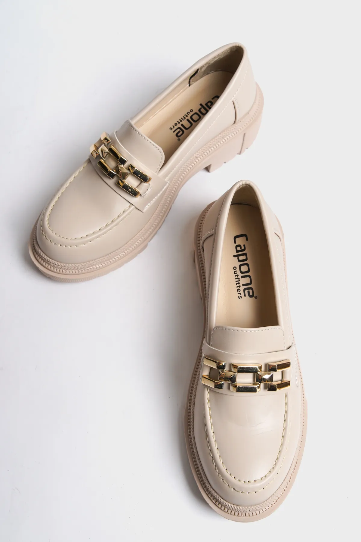 Capone Outfitters  Damen-Loafer mit goldfarbener Schnalle