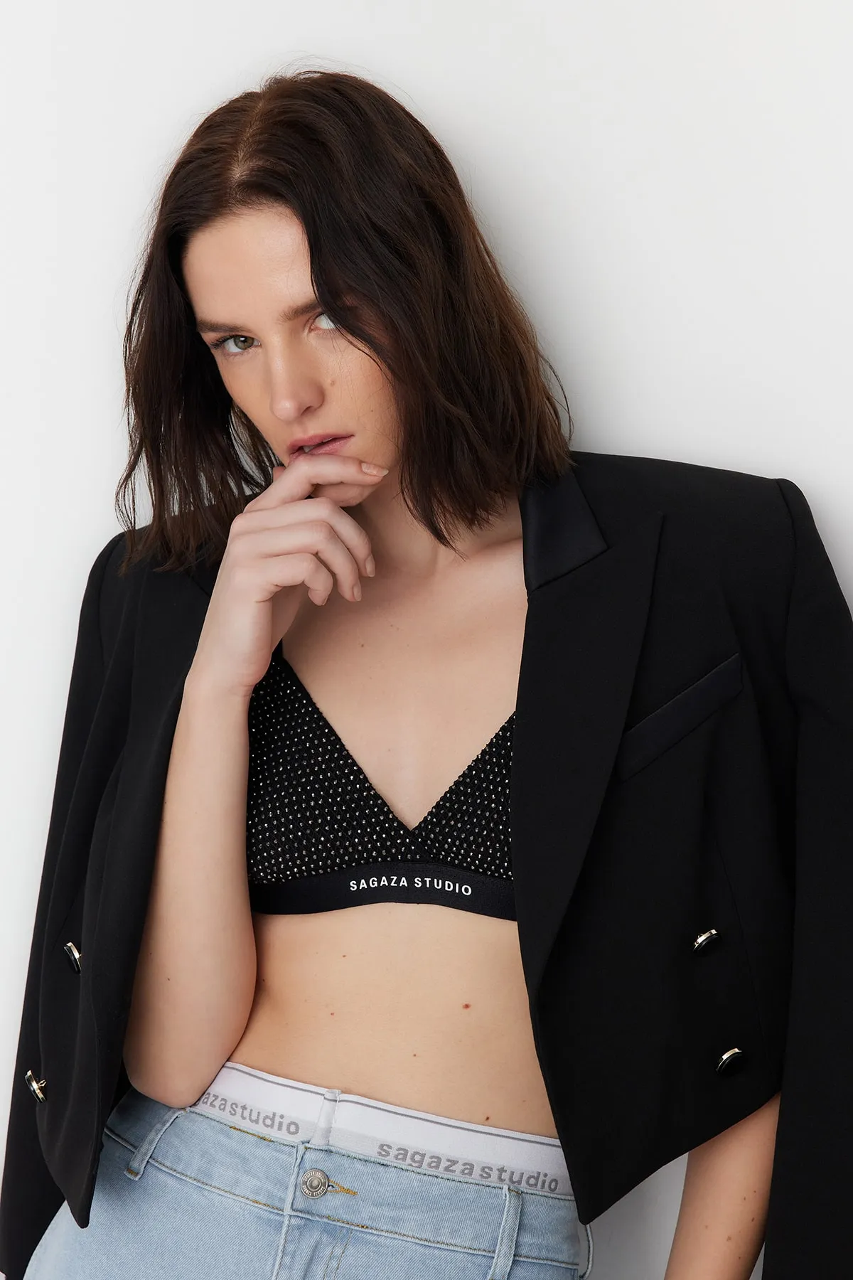 Trendyol Collection  X Sagaza Studio detailliertes Bustier aus schwarzem Stein und Netzstoff TCLSS23BS00001