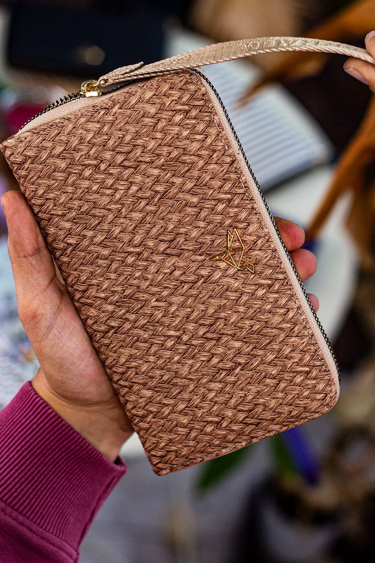 Garbalia  Tilburg Portfolio-Geldbörse mit Handgelenkgriff, Strohgeflechtmuster, Beige, mit vielen Kartenhaltern