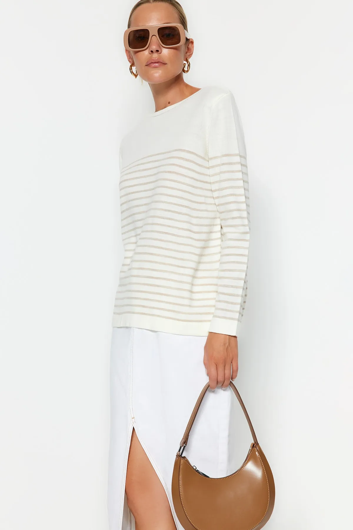 Trendyol Collection  Ecrufarbener Basic-Strickpullover mit Streifen TWOAW23KZ01846