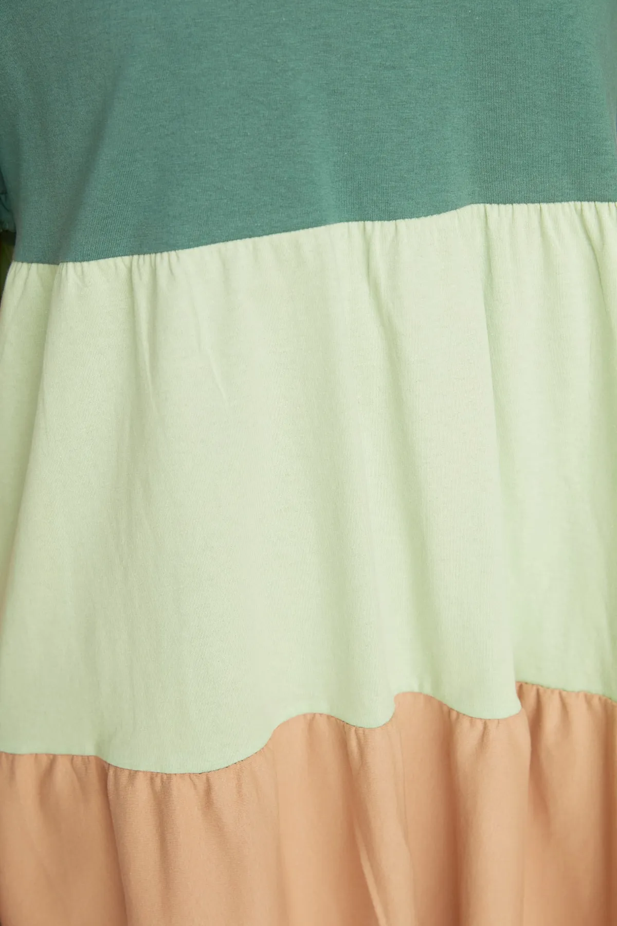 Trendyol Collection  Grünes, einfarbiges Mini-Strickkleid aus 100 % Baumwolle in Blockfarben TWOSS20EL1638