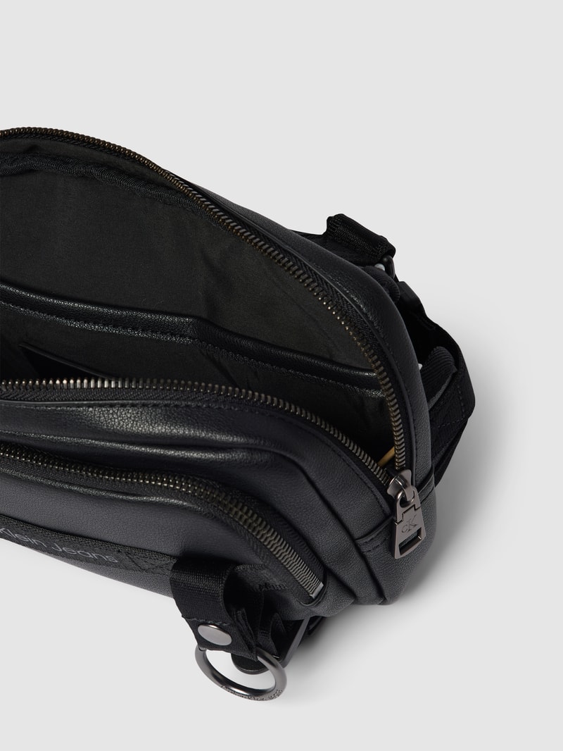 Bauchtasche mit Label-Print Modell 'EXPLORER' in schwarz