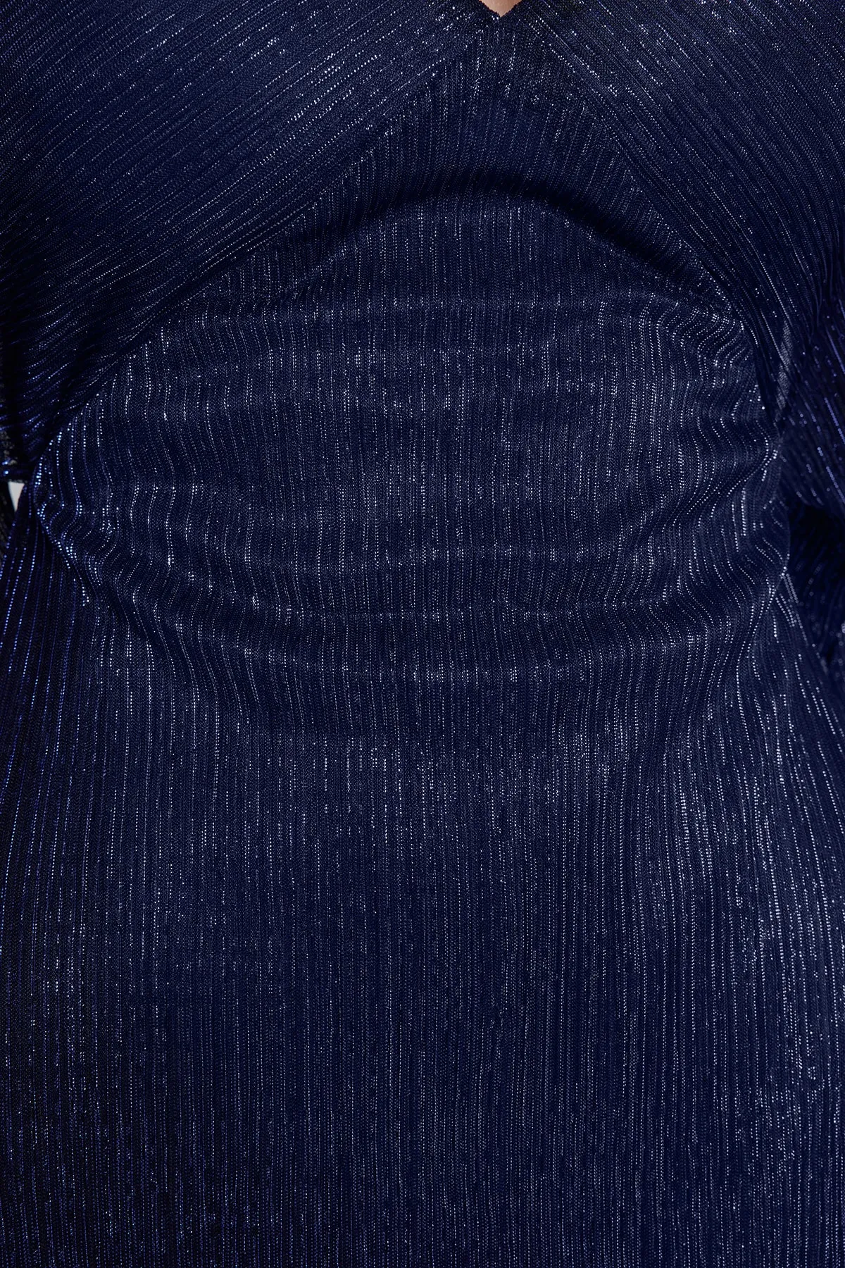 Trendyol Collection  Marineblaues, offenes Taillen-/Skater-Strickkleid, gefüttert, glänzend, elegantes Abendkleid TPRAW24EL00000