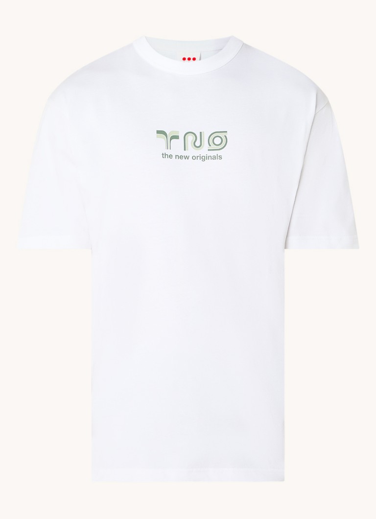 Tricou original nou, cu logo și imprimeu pe spate.