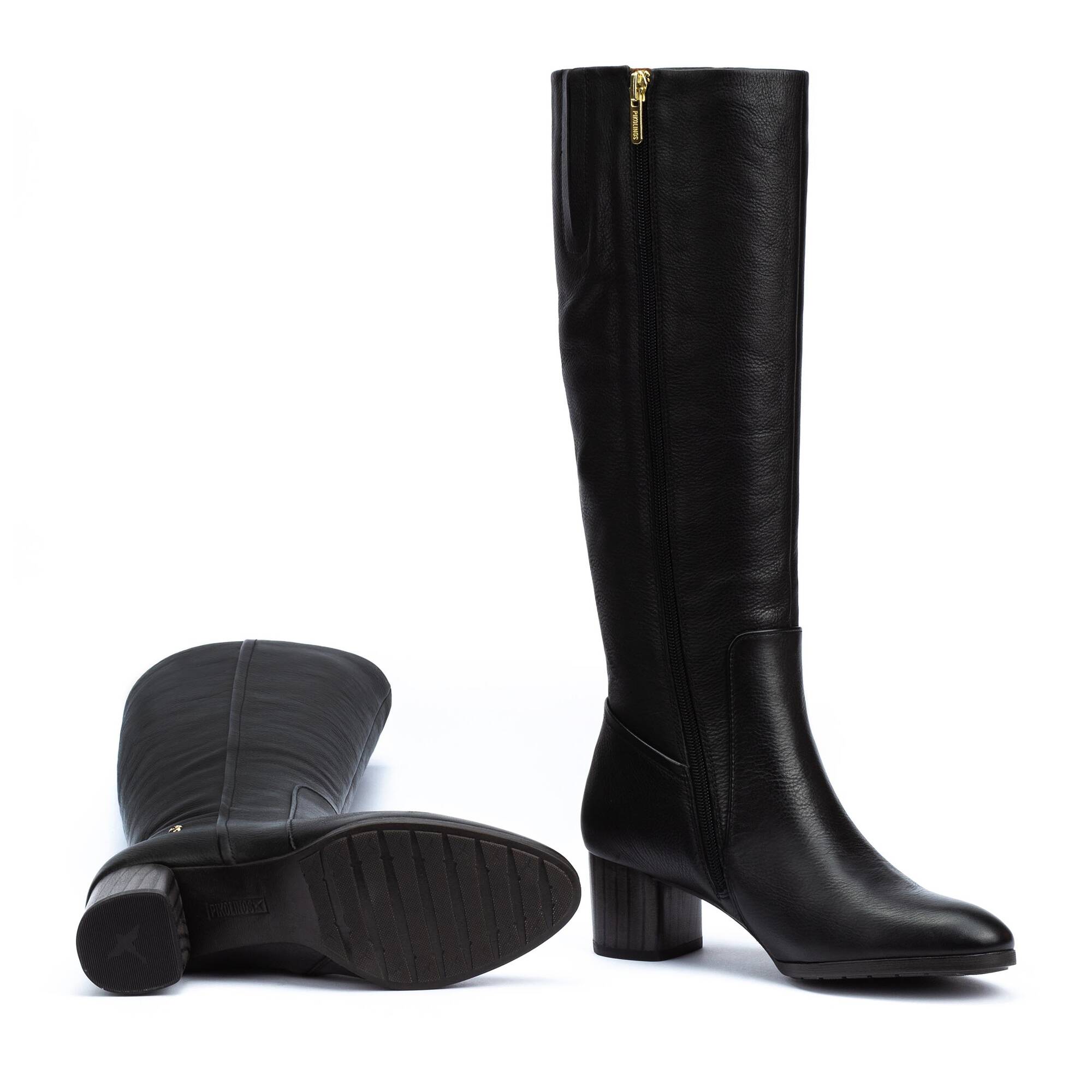Damskie skórzane buty Pikolinos Calafat - CZARNE