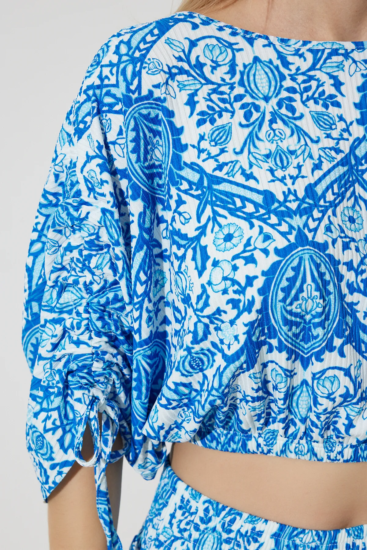 Happiness İstanbul  Damen-Palazzo-Strickset mit blau-weiß gemusterter Bluse MC00264