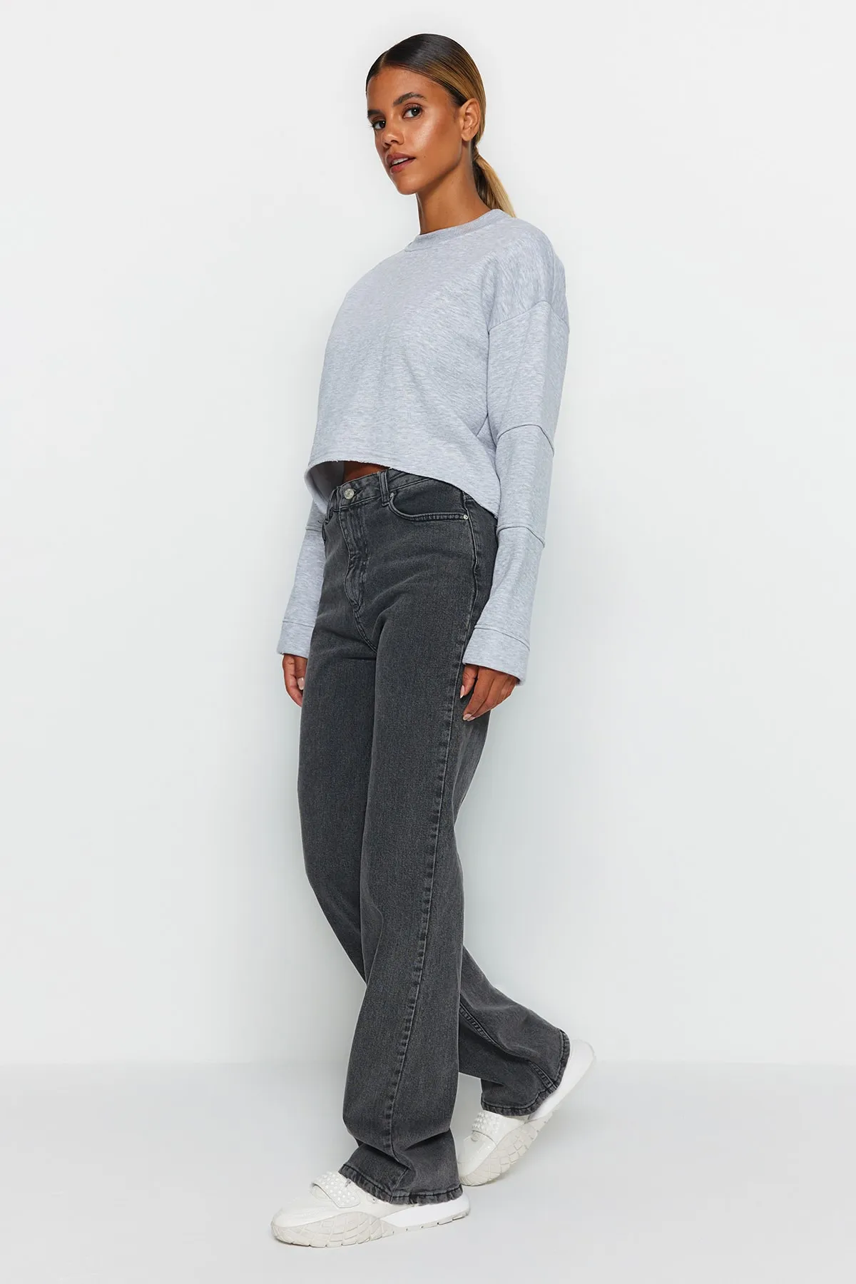 Trendyol Collection  Graue bequeme Jeans mit hoher Taille und weitem Bein TWOAW24JE00069
