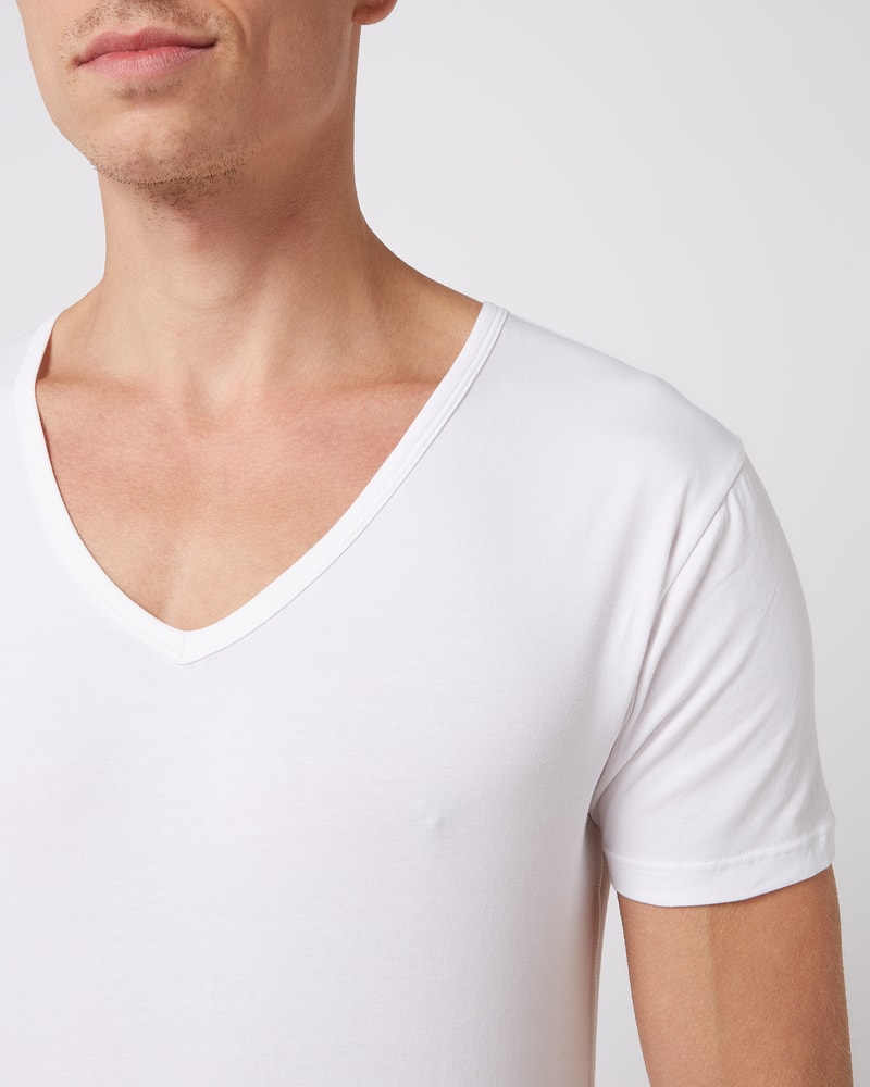 T-Shirt mit V-Ausschnitt im 2er-Pack in weiß