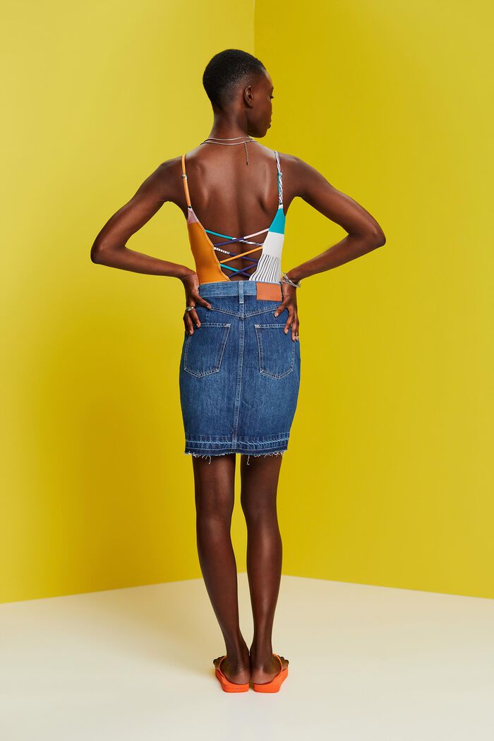 Jeans-Minirock mit asymmetrischem Saum