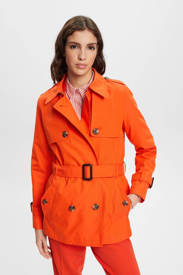 Kurzer Trenchcoat mit Gürtel