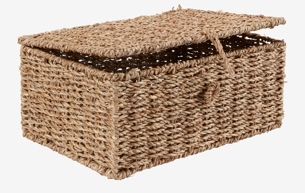 Caixa LAU LAU com 32 cm de largura x 20 cm de comprimento x 14 cm de altura (com tampa).