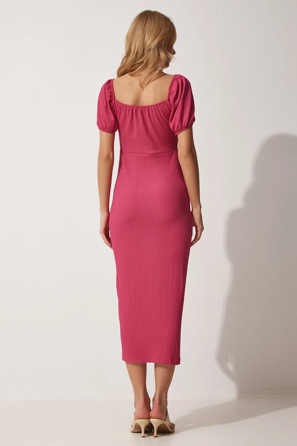 Happiness İstanbul  Dunkelrosa gerafftes Saran-Sommerstrickkleid für Damen DD01202