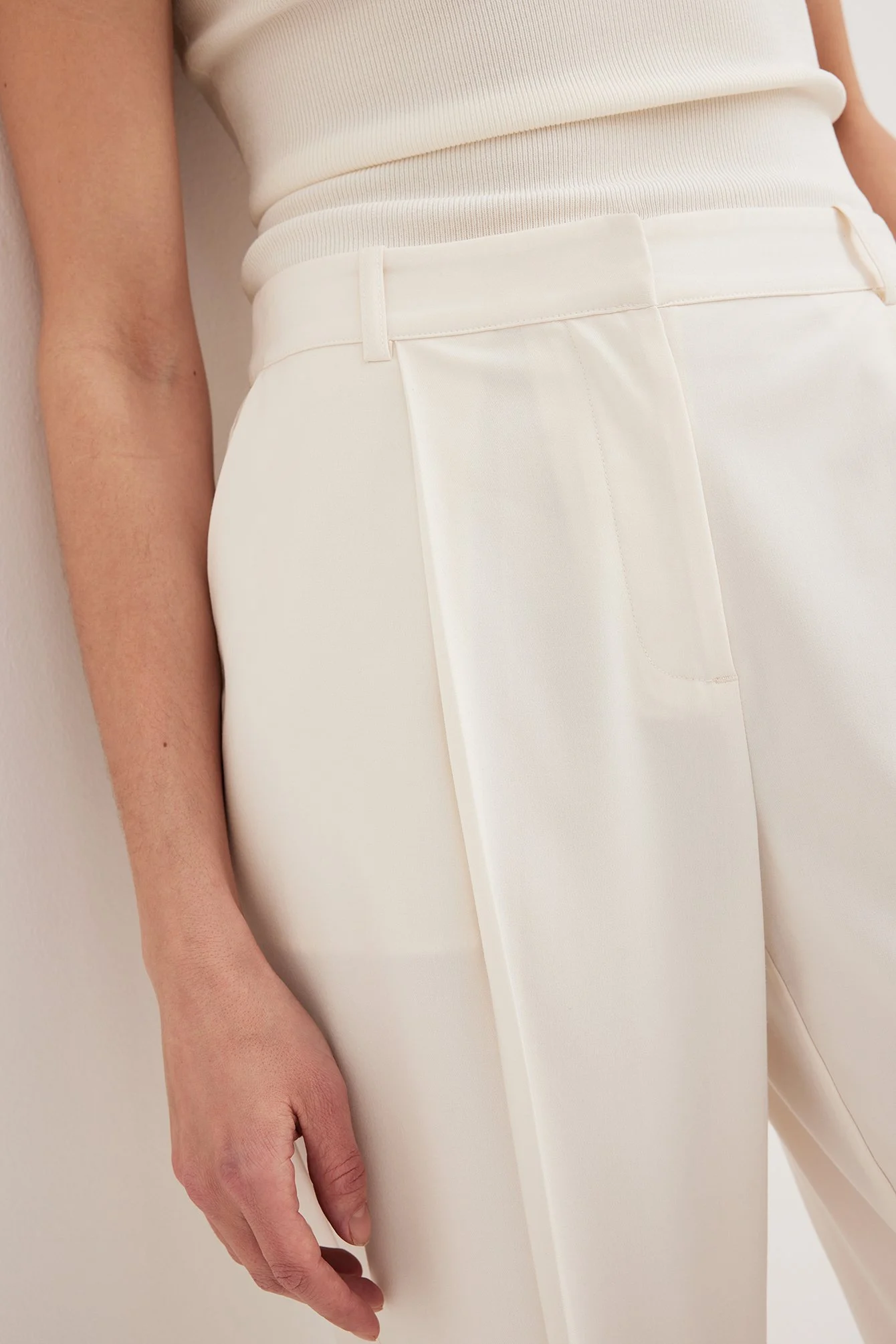 Knöchelhohe Anzughose mit hoher Taille