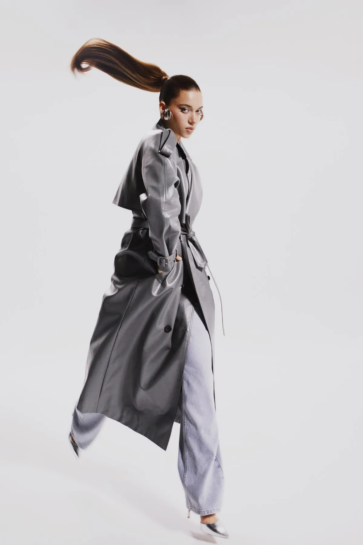 DeFacto  Trenchcoat aus Kunstleder im Relaxed Fit B1392ax23au
