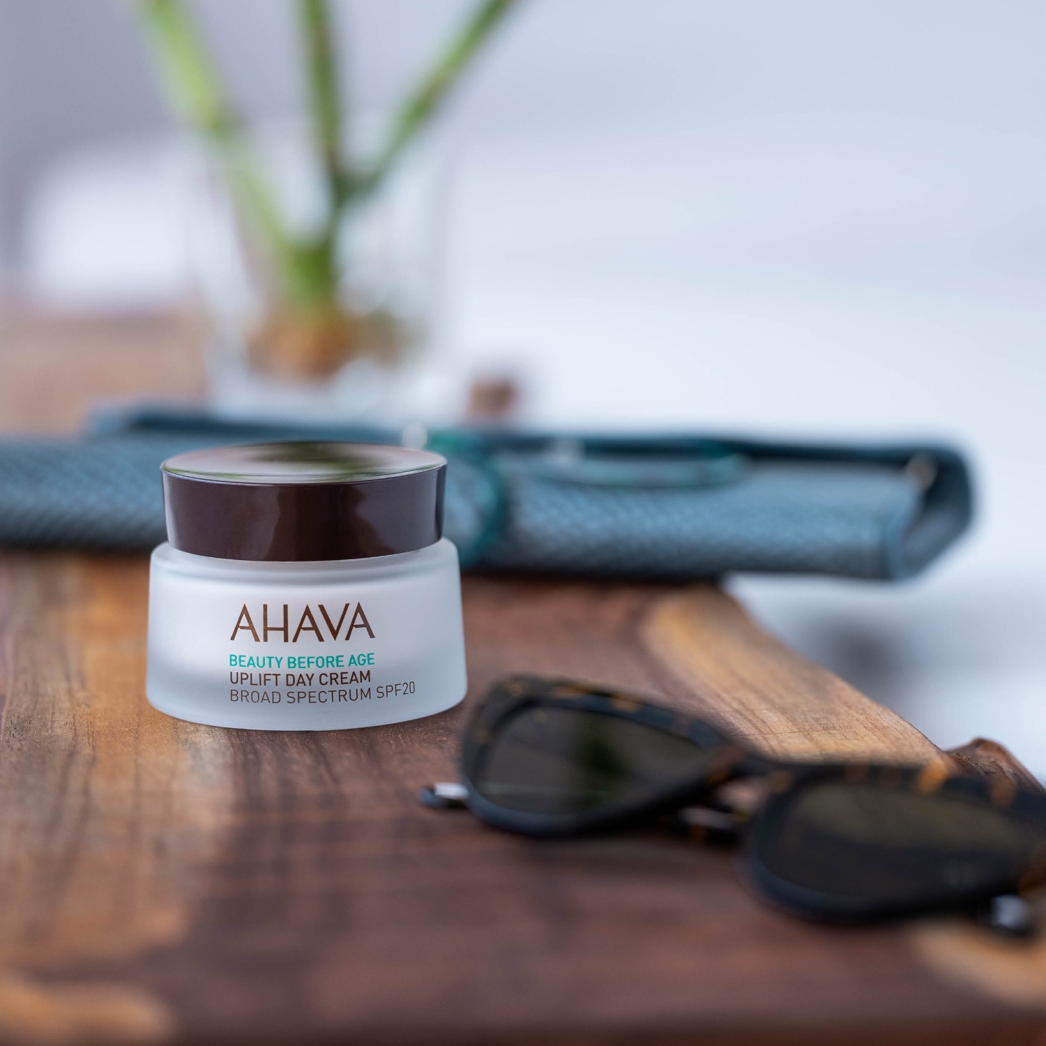AHAVA Uplift denný krém SPF20