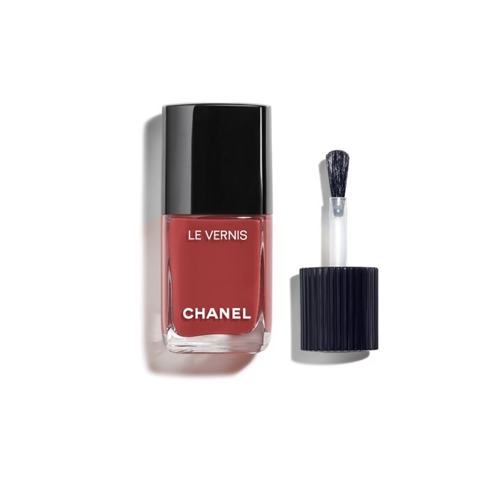 FARBE UND GLANZ MIT LANGEM HALT