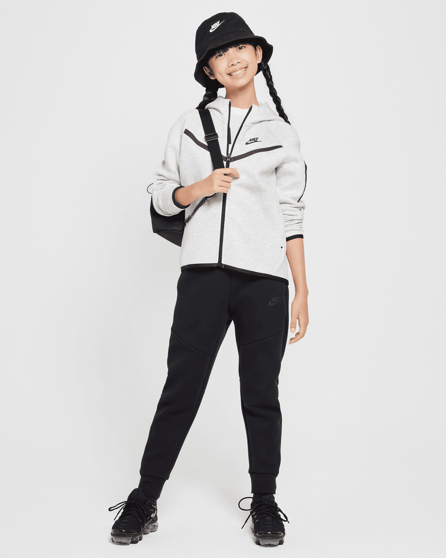 Felpa Nike Tech Fleece Jr HV8695-013