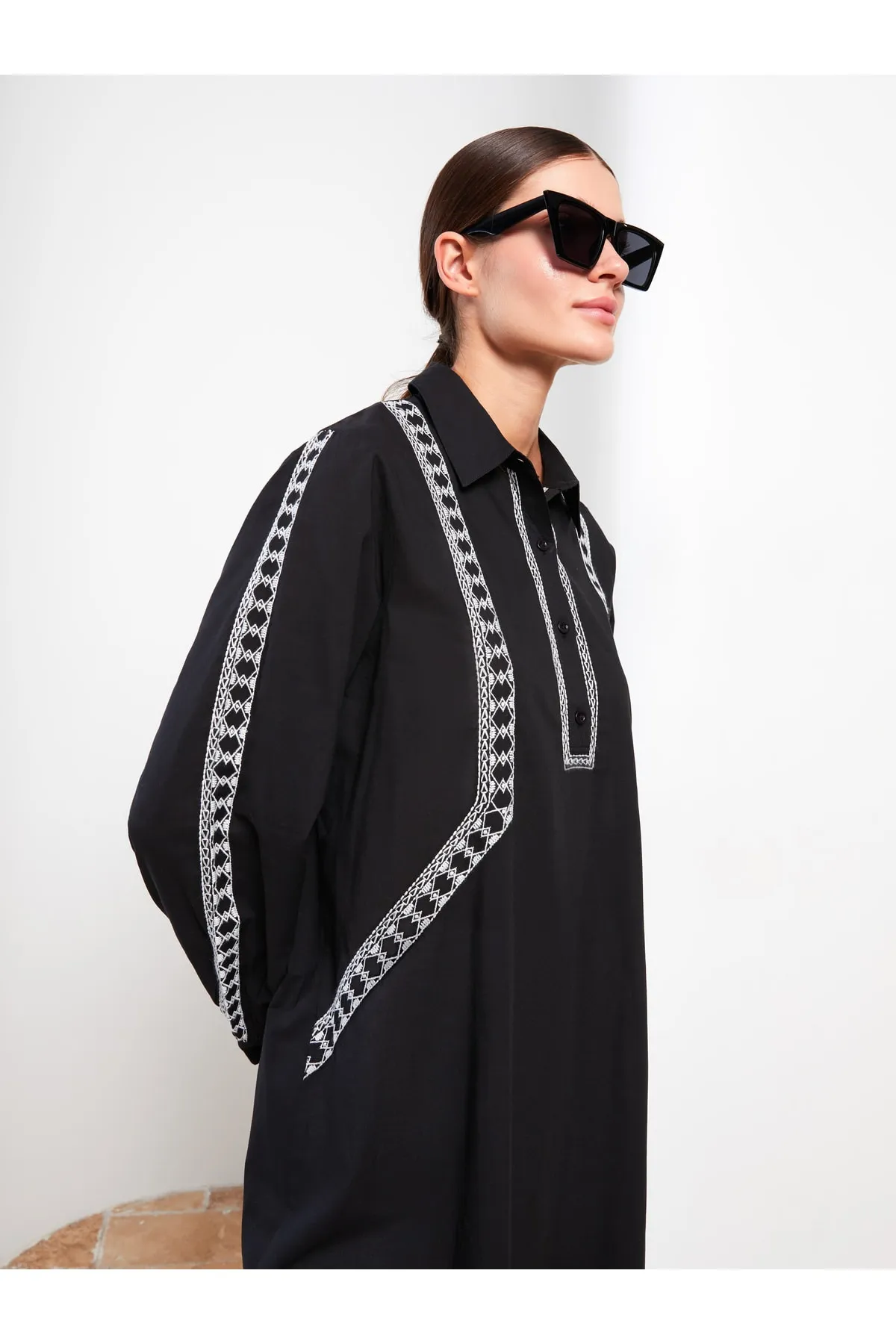 LC Waikiki  Bestickte Tunika mit langen Ärmeln und Hemdkragen für Damen