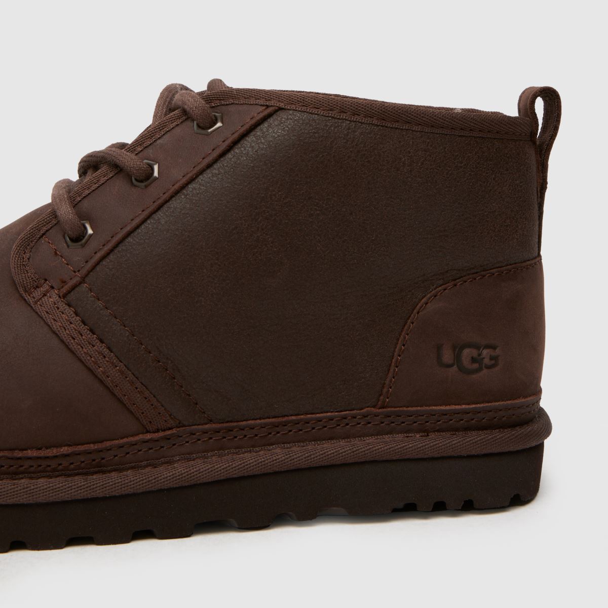 UGG neumel kopott csizma égetett cédrusban