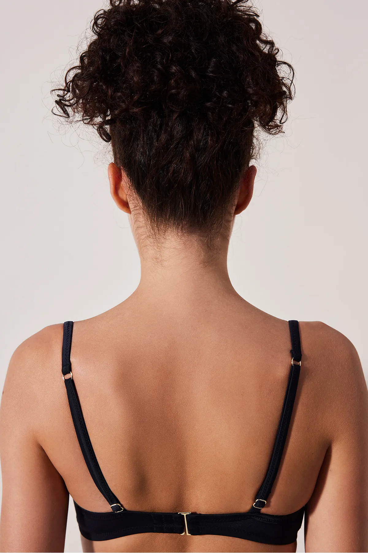 Penti  Schwarzes Bikinioberteil mit Super-Push-Up-Unterstützung