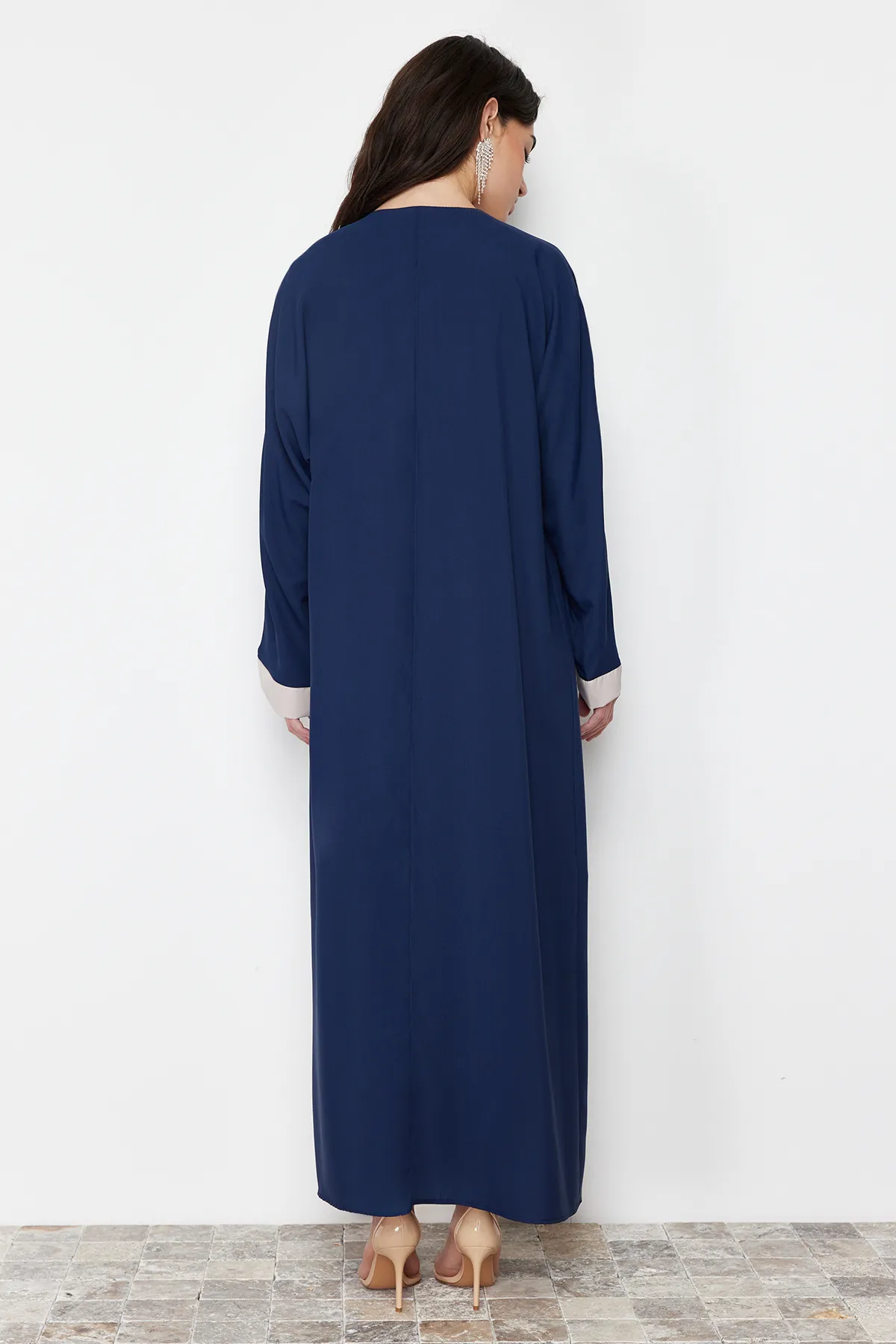Trendyol Modest  Marineblaue, farbblockierte lange gewebte Mütze & Ferace & Abaya TCTSS24KF00009
