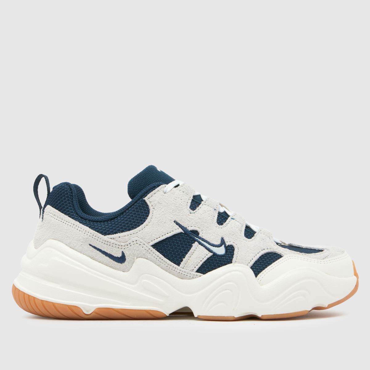 Športni copati Nike Tech Hera v umazano beli barvi