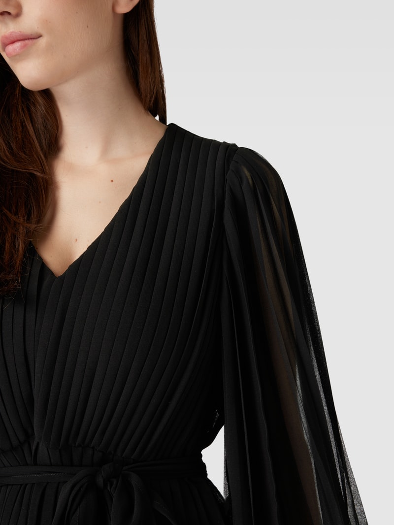 Midikleid mit Plisseefalten in schwarz