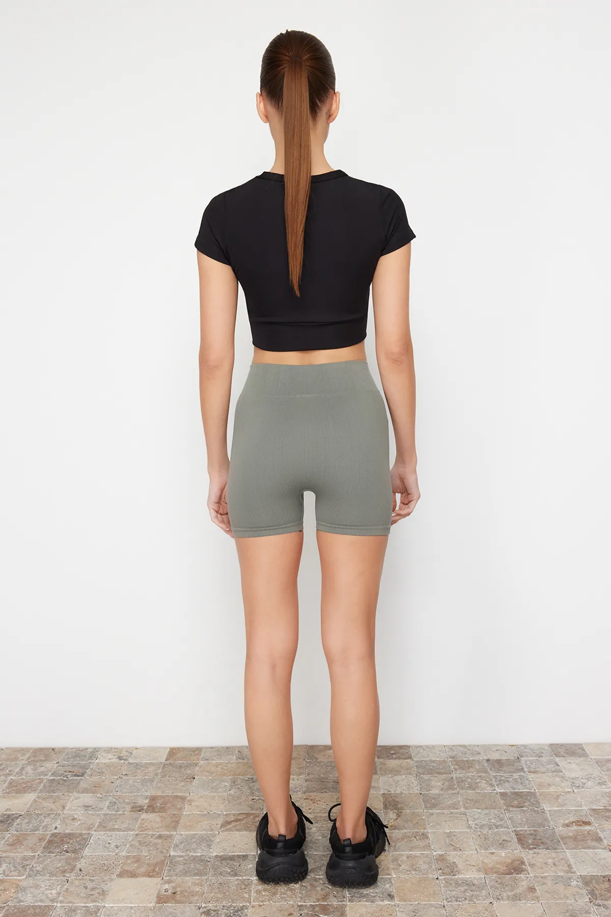 Trendyol Collection  Schwarz-Khakifarbene 2er-Pack nahtlos gestrickte Sportshorts/kurze Leggings THMSS24TY00046