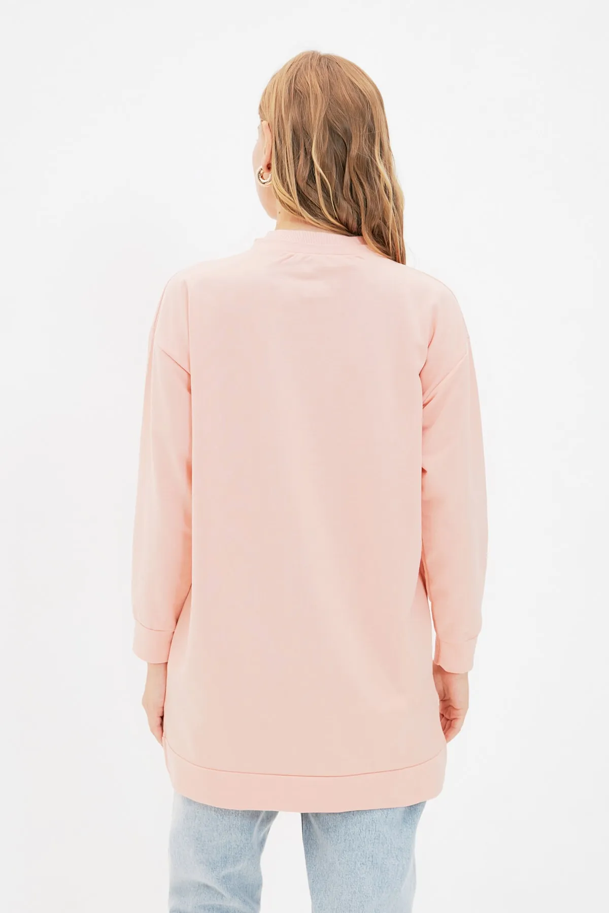 Trendyol Modest  Puderfarbenes Basic-Strick-Sweatshirt mit Stehkragen und Schlitz und detailliertem Schnitt TCTAW22TW0196