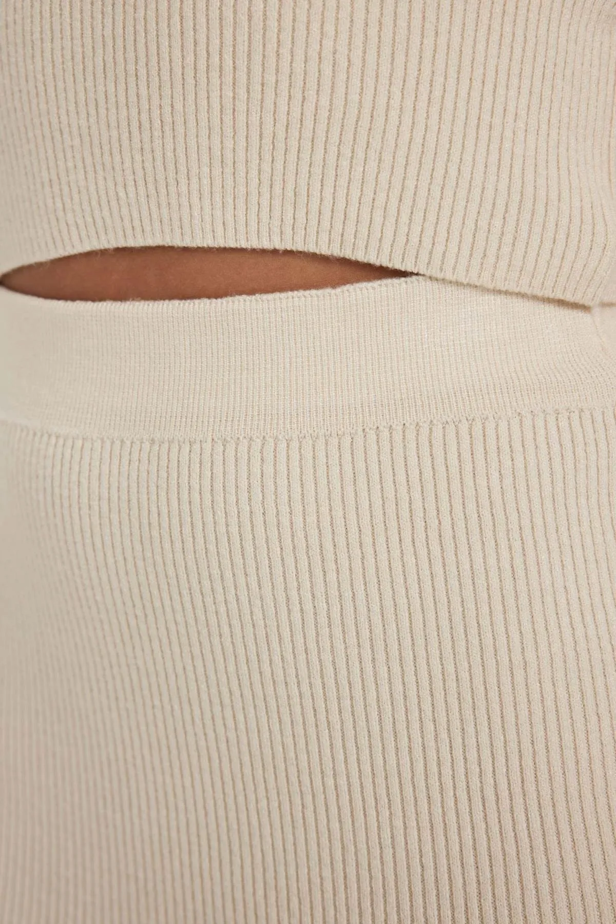 DeFacto  Coool Slim Fit Schlitzstrick-Midirock A2058ax23au