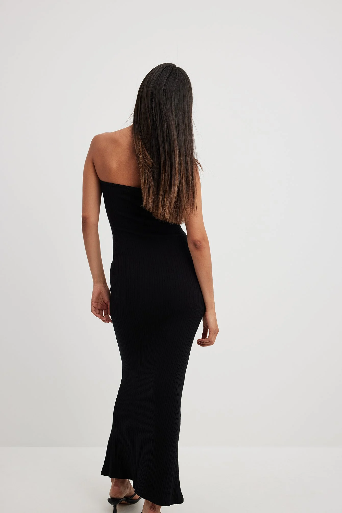 Maxi-Röhrenkleid mit Drehung vorne